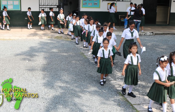 DÍA_SIN_ZAPATOS.018