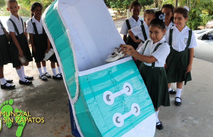 DÍA_SIN_ZAPATOS.019