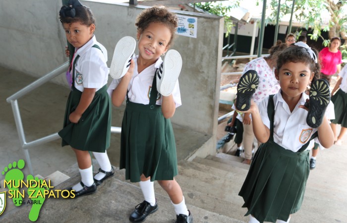 DÍA_SIN_ZAPATOS.035