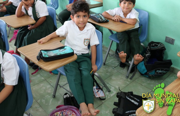 DÍA_SIN_ZAPATOS.044